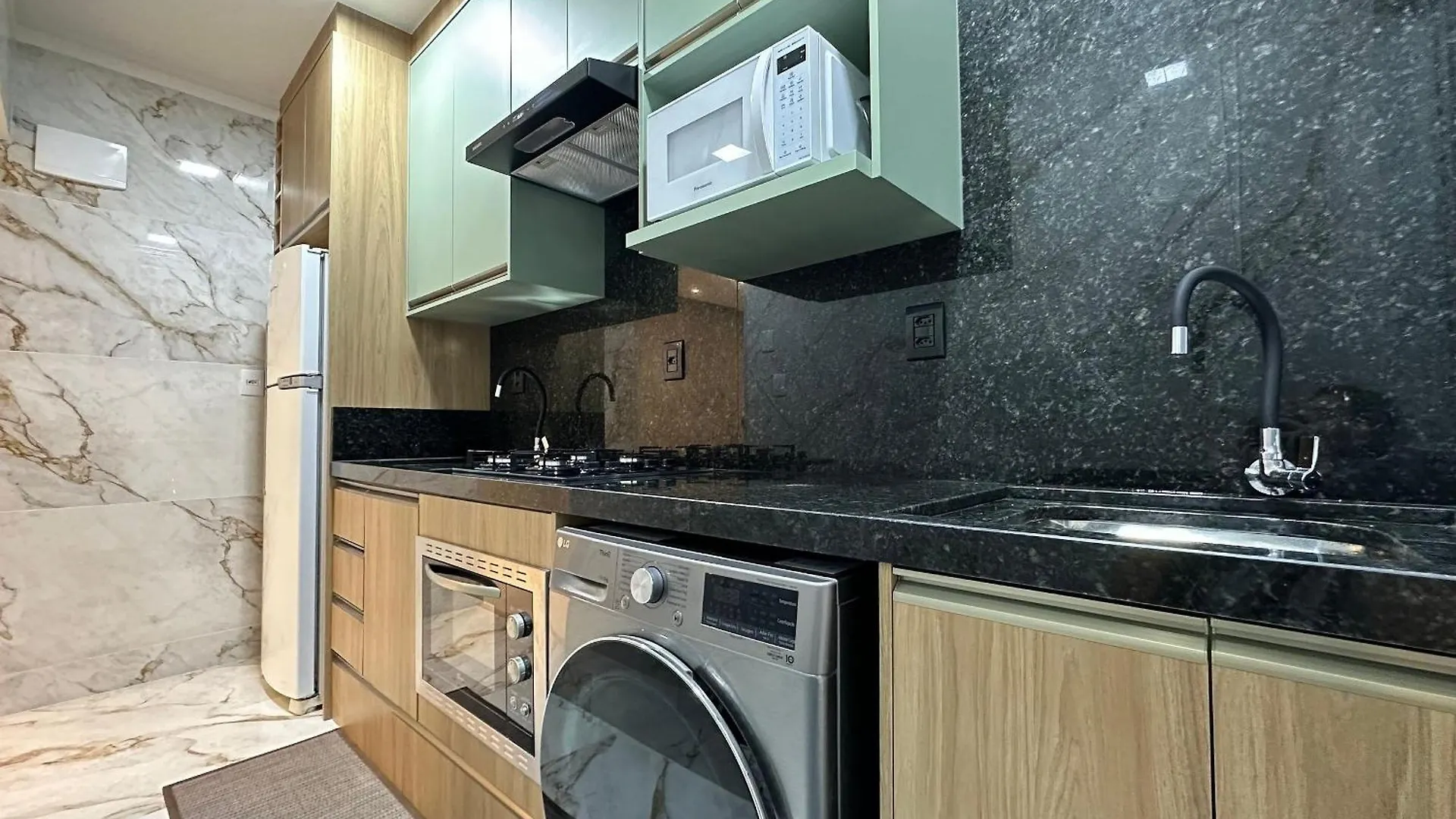 Po01- Reformado| 2 Quartos| Tela Protecao| Garagem Balneário Camboriú Apartmán